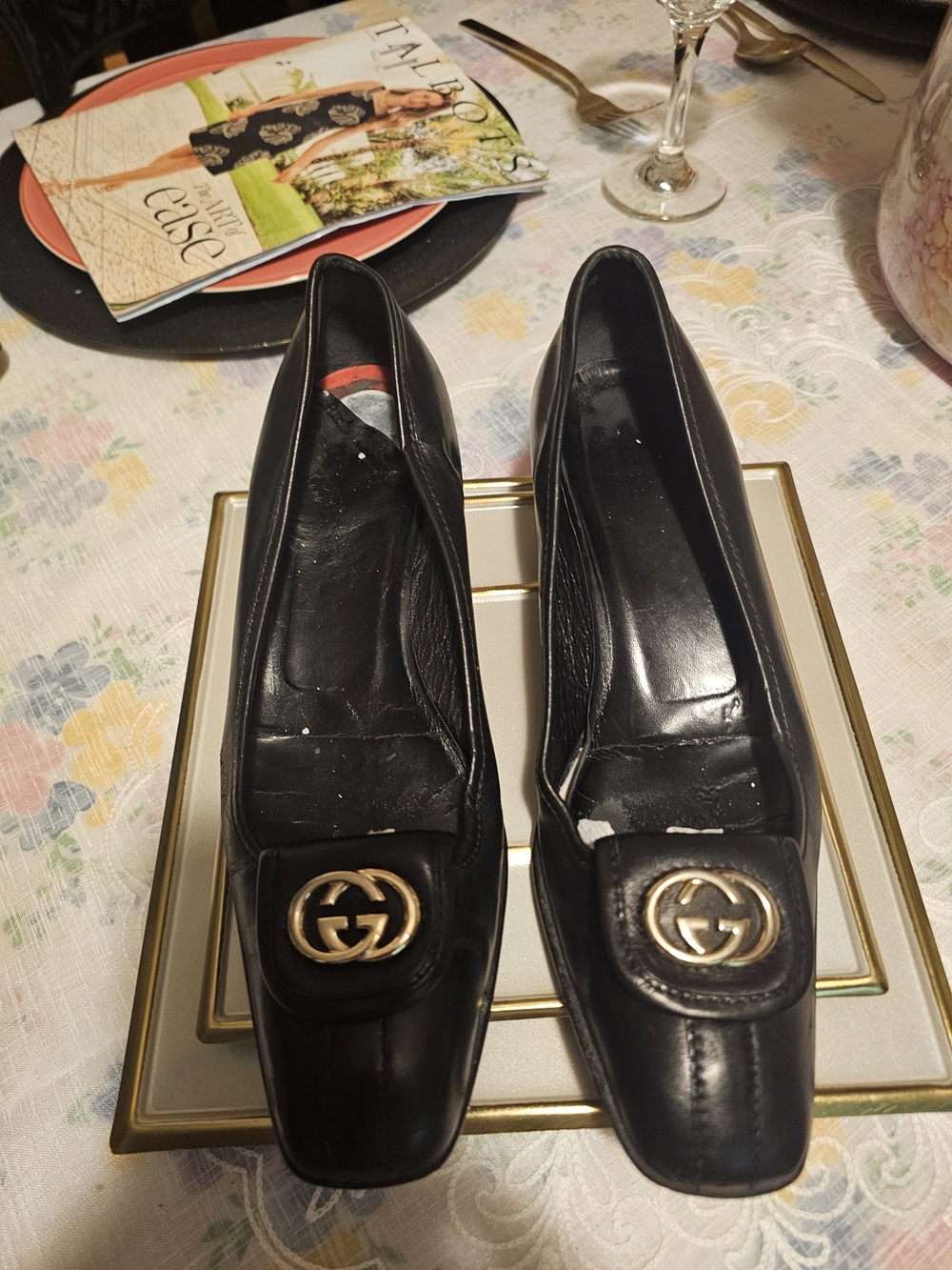 Authentic Gucci Black Leather Loafers with Gold Interlocking Emblem